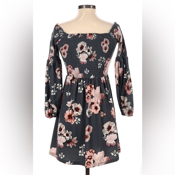 205 Collins Pink, blue and Gray Off the Shoulder Pleated Sundress - Picture 2 of 9